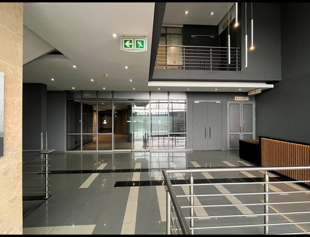 1,142M² OFFICE TO LET IN HAZELWOOD
